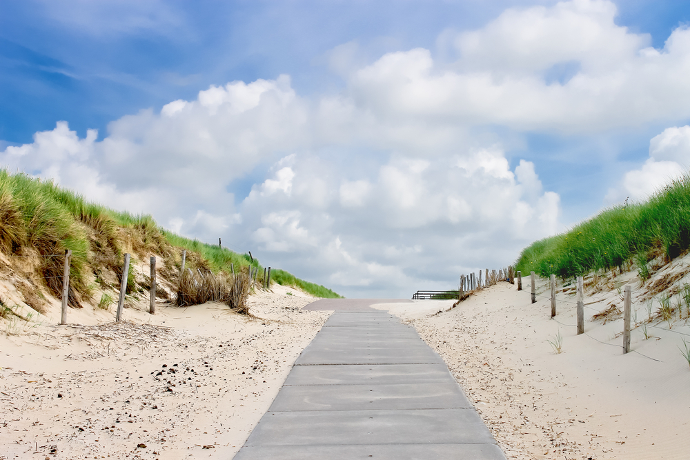 Het strand wacht op jou